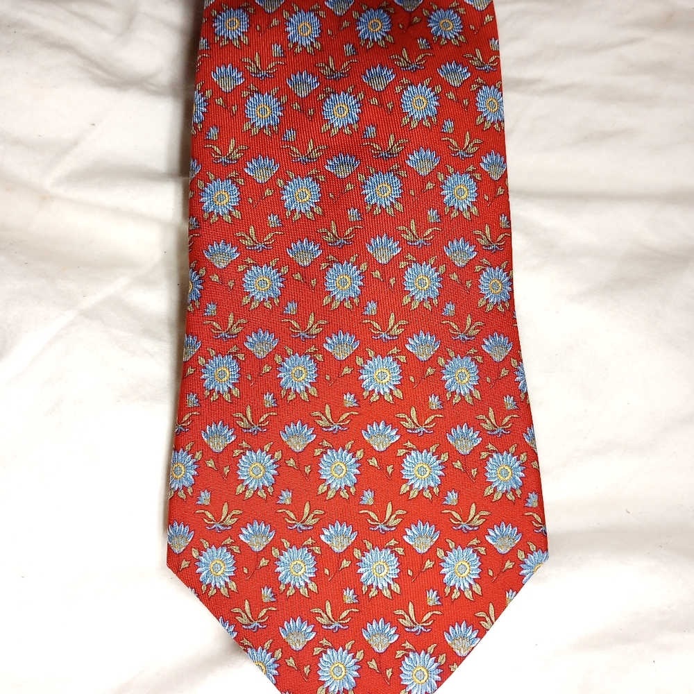 Salvatore Ferragamo 100% Silk Blue flowers Red Tie Excellent Condition